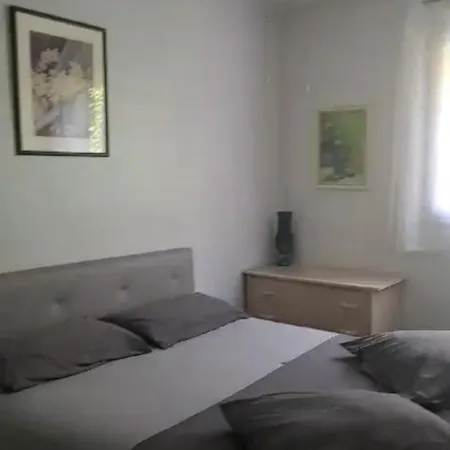 Spacious 2 Bedroom 1 Block From Beaches - And The Tram Nicea