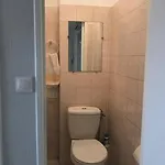 Spacious 2 Bedroom 1 Block From Beaches - And The Tram Niza