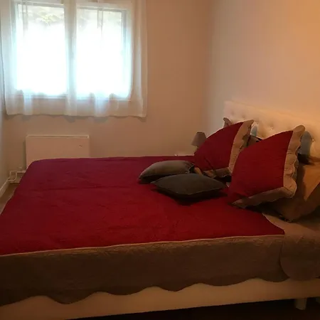 Spacious 2 Bedroom 1 Block From Beaches - And The Tram * Nizza