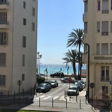 Apartamento Spacious 2 Bedroom 1 Block From Beaches - And The Tram Nice